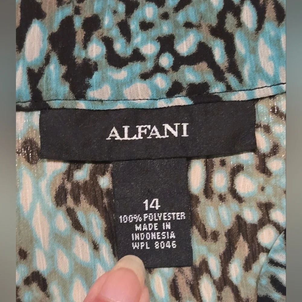 NWOT Alfani Patterned Ruffle Top - Picture 5 of 7